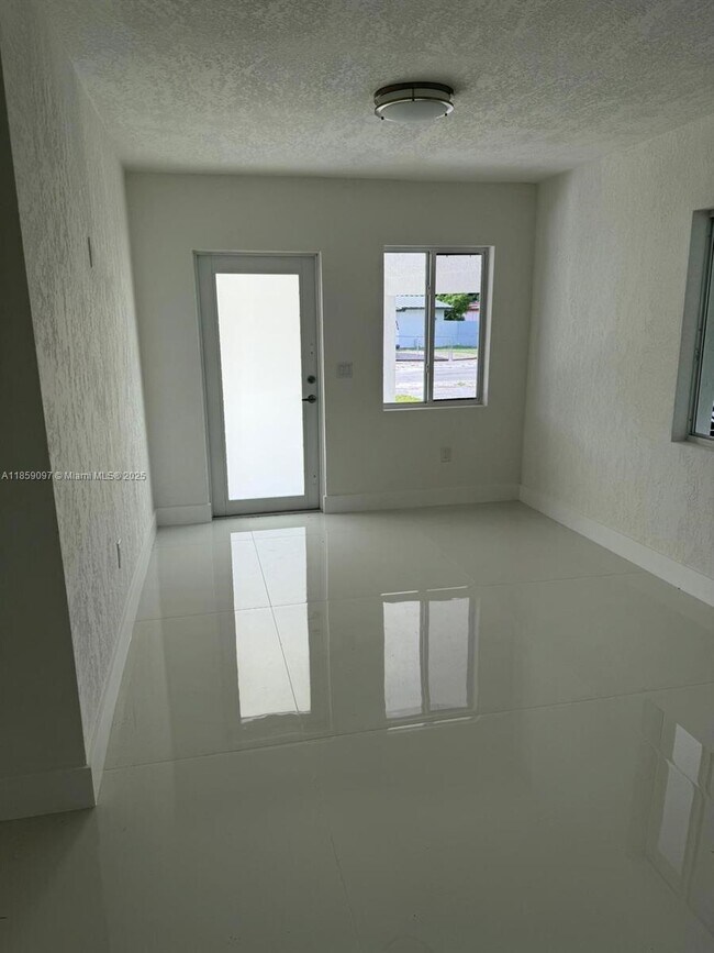 Building Photo - 12550 NW 23rd Ave