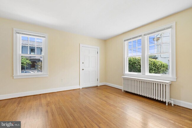 Building Photo - 117 W Cork St