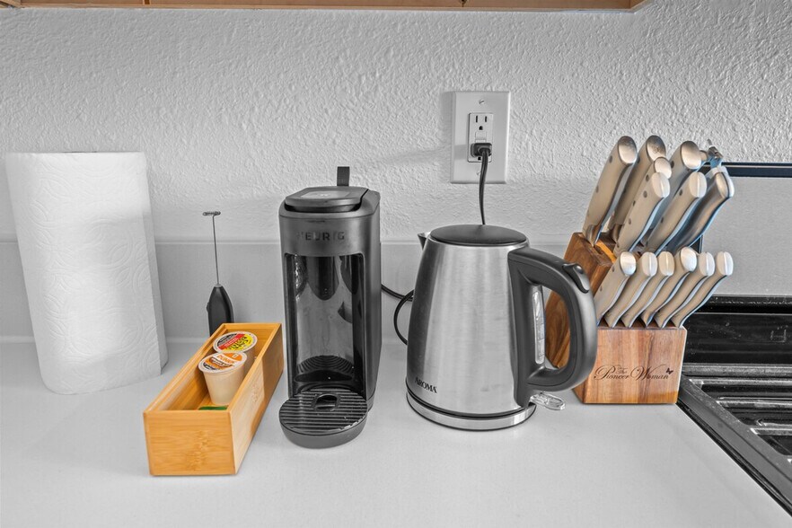 Building Photo - 2710 L St