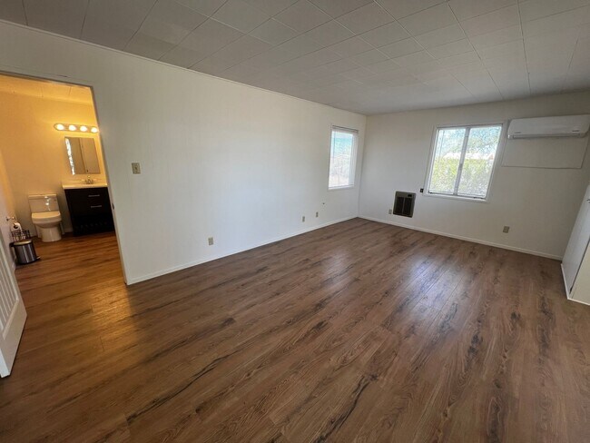 Building Photo - For Rent – Private Desert Retreat in Wonde...