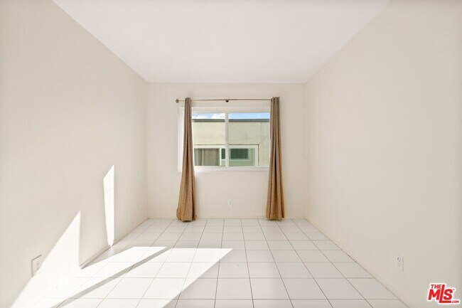 Building Photo - 1528 Berkeley St