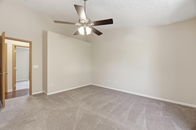 Building Photo - 106 Hewes St
