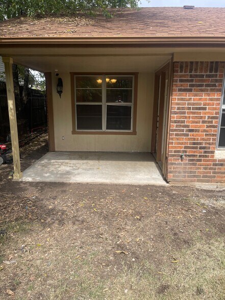 Building Photo - 1702 Edgefield St