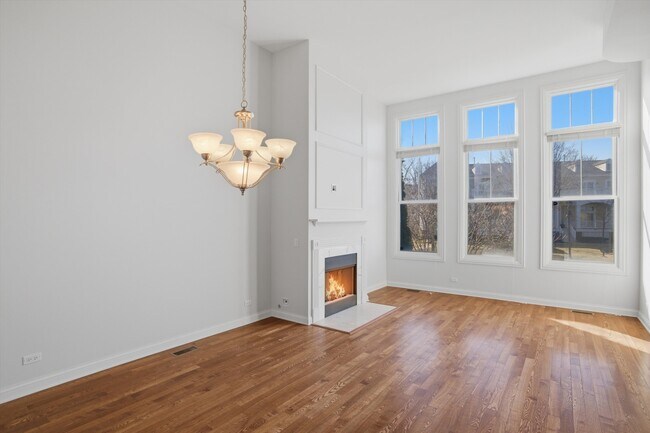 Building Photo - 1891 Admiral Ct