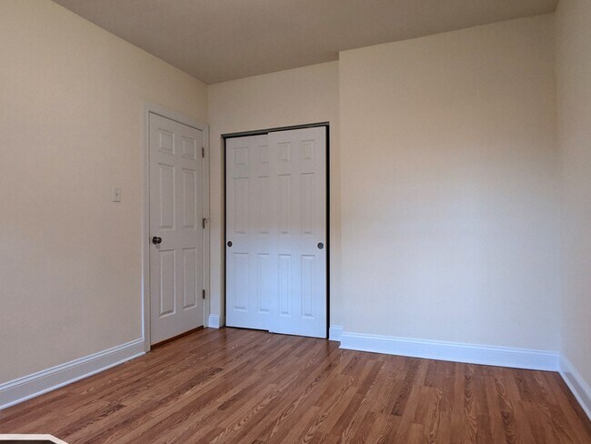 Building Photo - 2600 N Kimball Ave