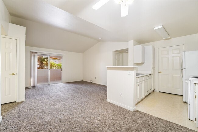 Building Photo - 231 W Horizon Ridge Pkwy