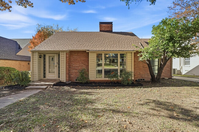 Building Photo - 2608 Highview Terrace