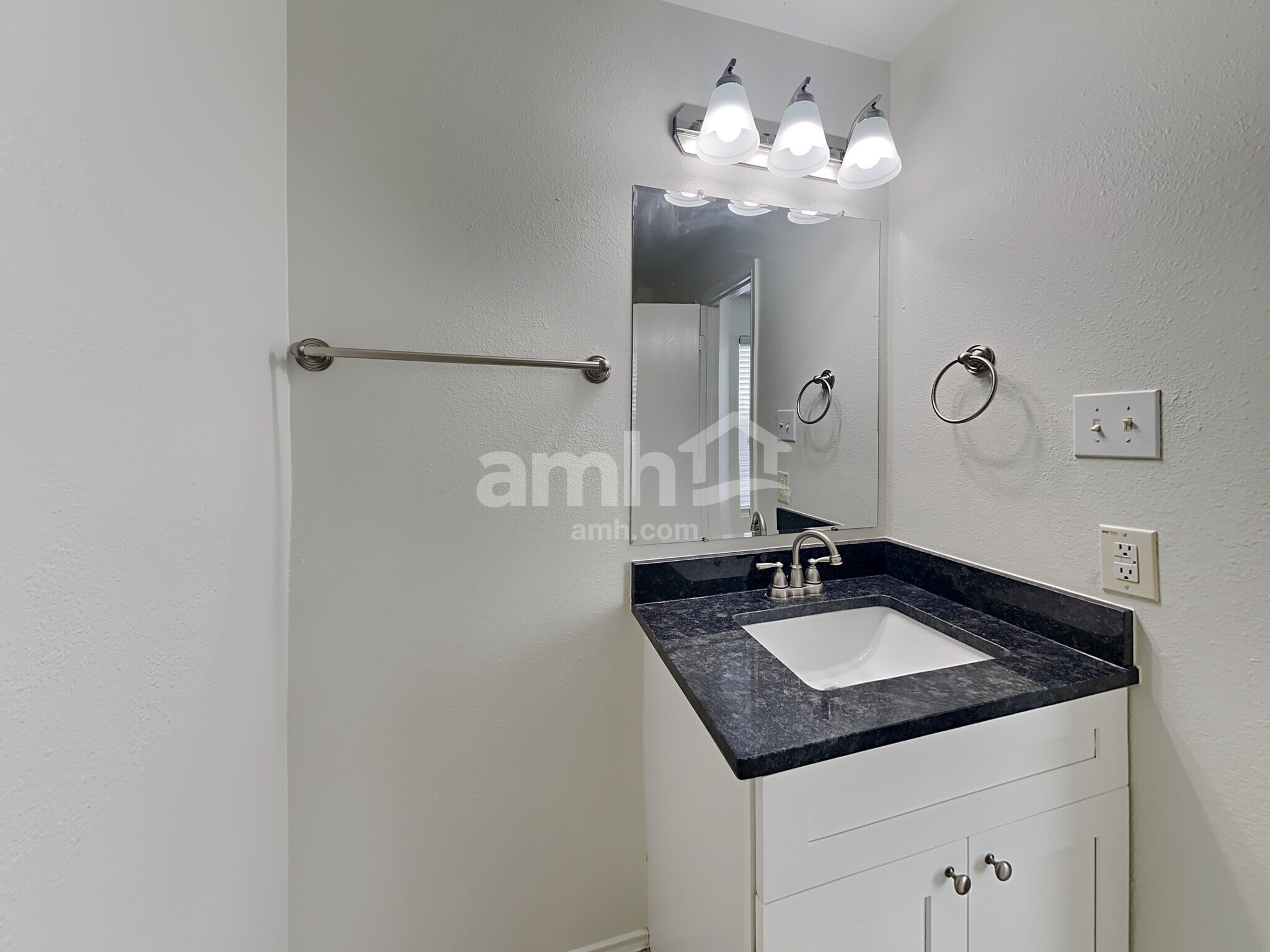 Building Photo - 7815 Chervil Ln