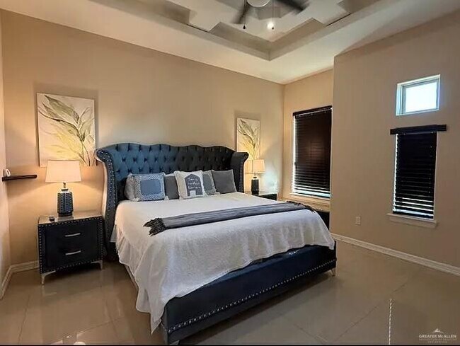 Building Photo - 10 Brightwood Ave