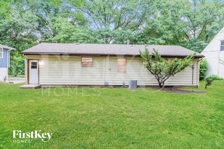 Building Photo - 5620 N Potter Ave