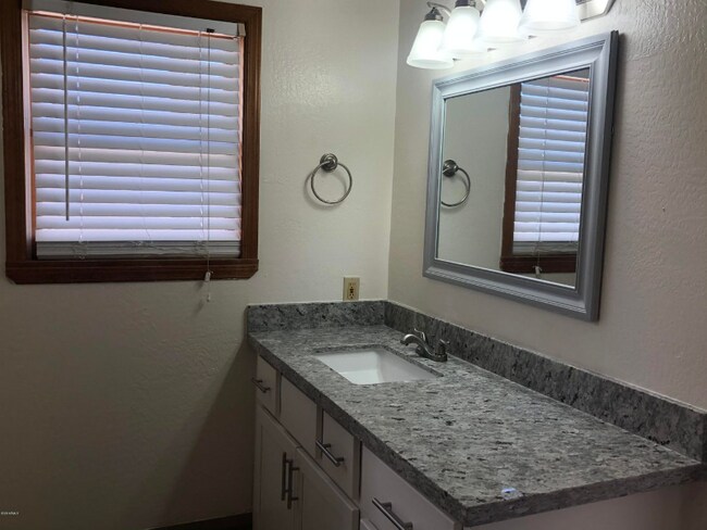 Building Photo - 6445 E Wildcat Dr