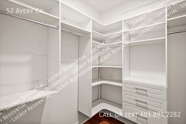 Building Photo - 52 Avery Cir