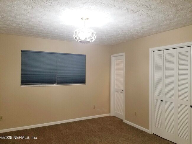Building Photo - 2758 Oakdale Dr W