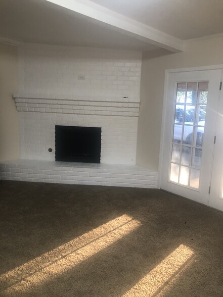 Building Photo - 5908 Stonewall St