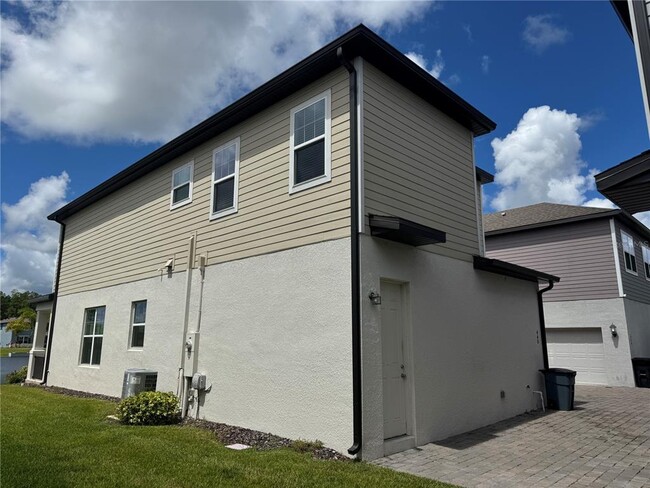 Building Photo - 440 Venetian Palms Blvd