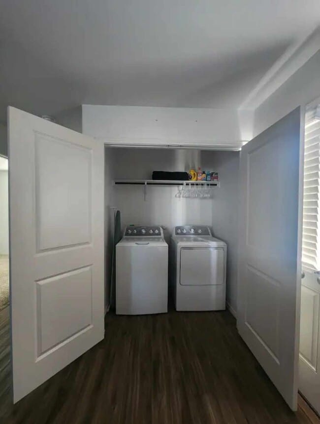 Building Photo - Elgin Mussel Run