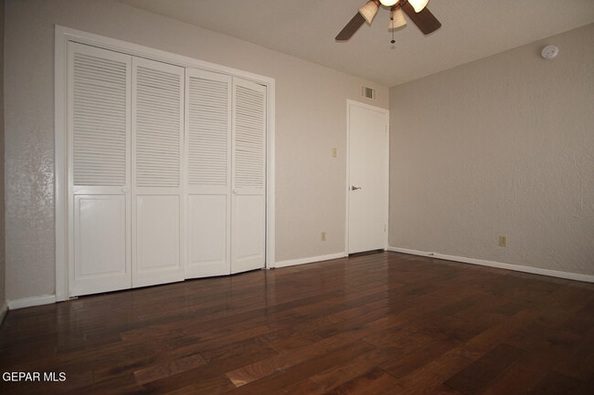 Building Photo - 4433 N Stanton St