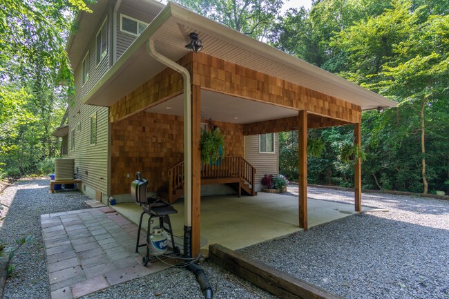 Building Photo - 752 Hiawassee Ave