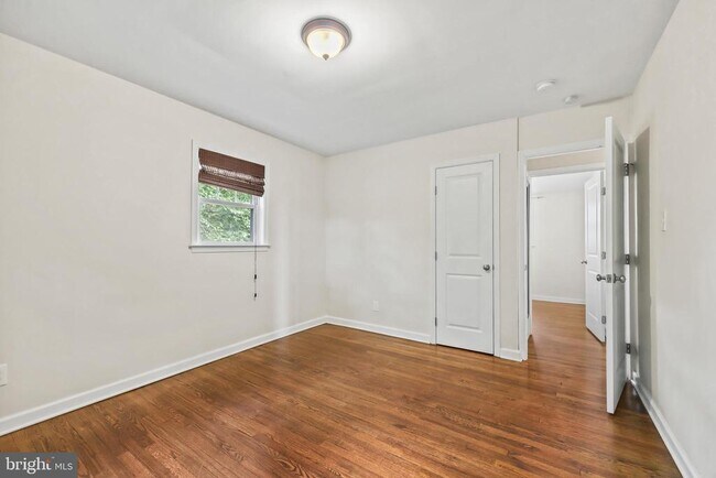 Building Photo - 2722 Woodley Pl