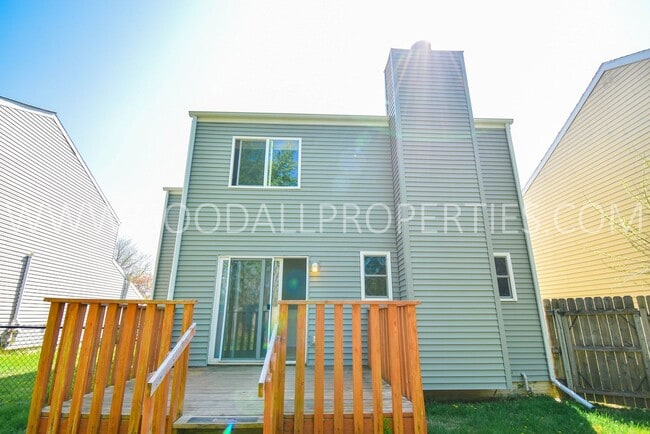 Building Photo - 3-Bedroom, 2.5-Bath Home in West Des Moines with Fully Fenced Yard & 2-Car Attached Garage