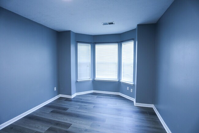 Building Photo - 209 Elkhorn Green Pl