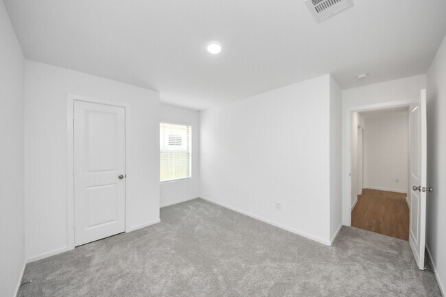 Building Photo - 3037 Pensacola Dr