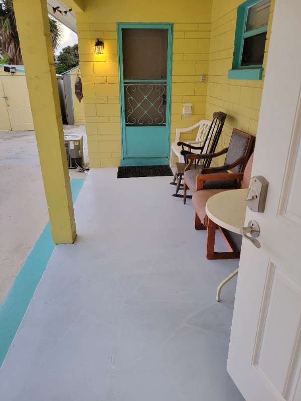 Building Photo - 137 N Hollywood Ave