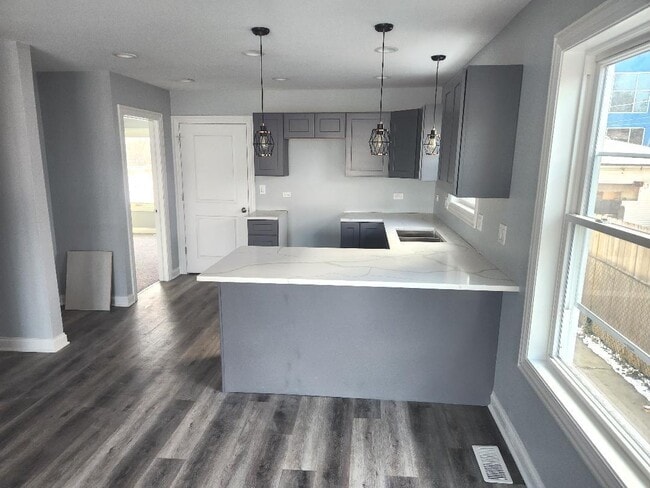 Building Photo - 4147 Prairie Ave