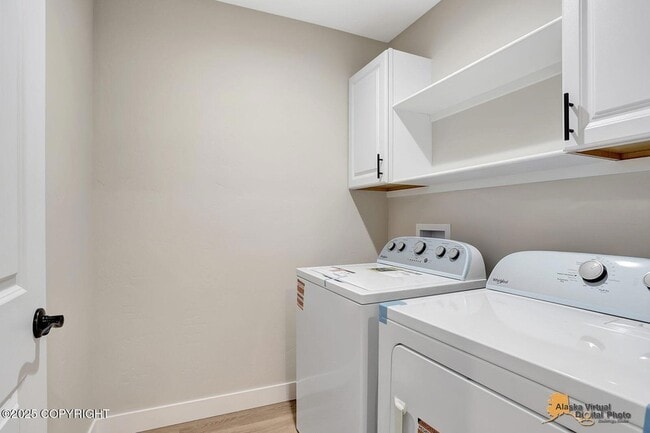 Building Photo - 533 Ashbrook Dr