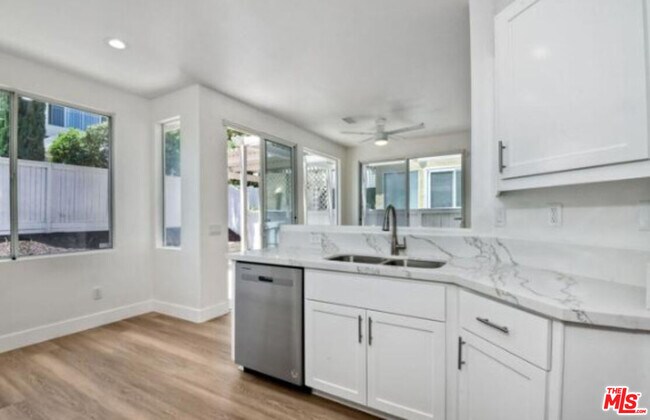Building Photo - 1817 Calypso Dr