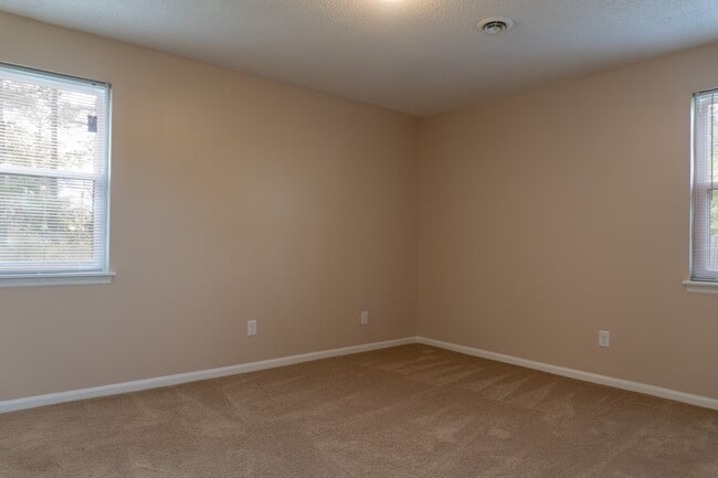 Building Photo - 2708 E Antler Dr