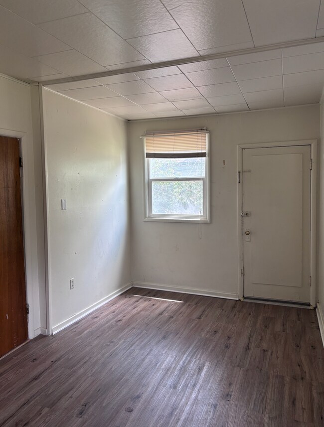 Building Photo - 241 N Hayes Ave
