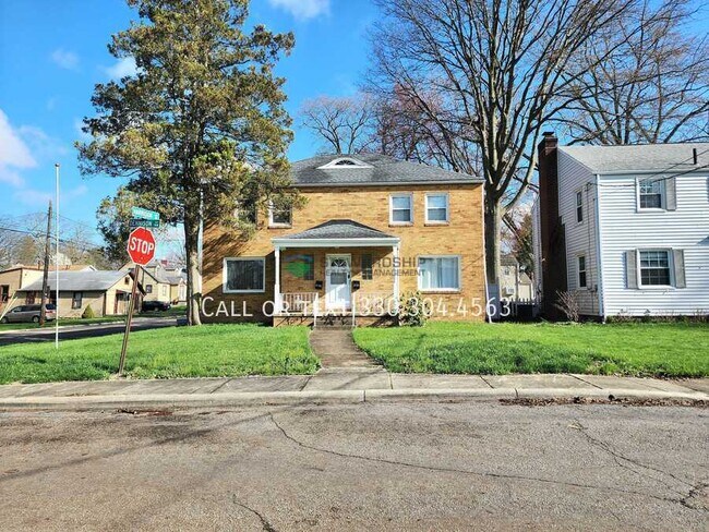 Building Photo - 2135 Dennison Pl NW