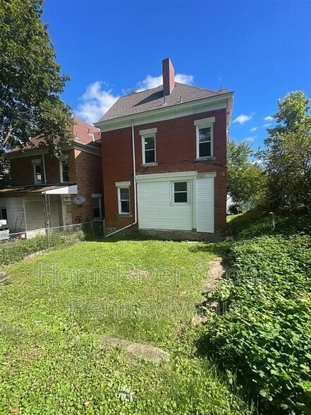 Building Photo - 10 Oakwood Rd