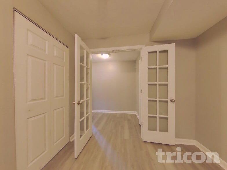 Building Photo - 2305 Berkley St