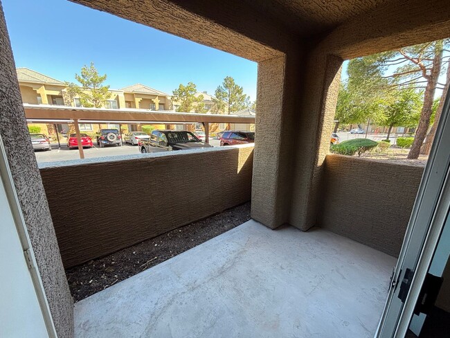 Building Photo - Darling Southwest one bedroom condo locate...