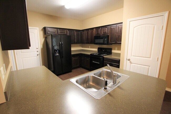 Building Photo - 19401 King Ranch Dr