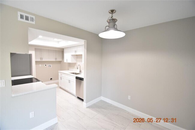 Building Photo - 877 114th Ave N