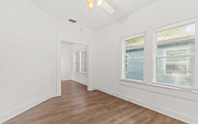 Building Photo - 298 Osceola St