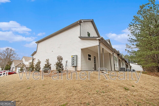 Building Photo - 114 Crestpoint Rd