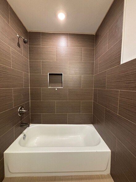 Building Photo - 2431 N Hancock St