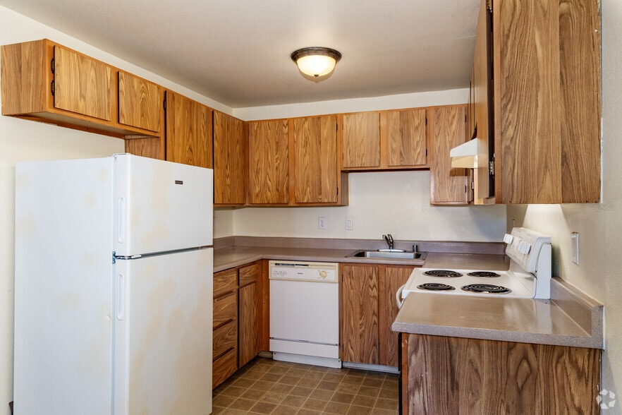 Primary Photo - Teal Pointe Apartments