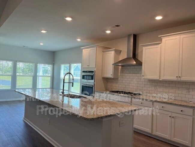 Building Photo - 5692 Whitebark Dr