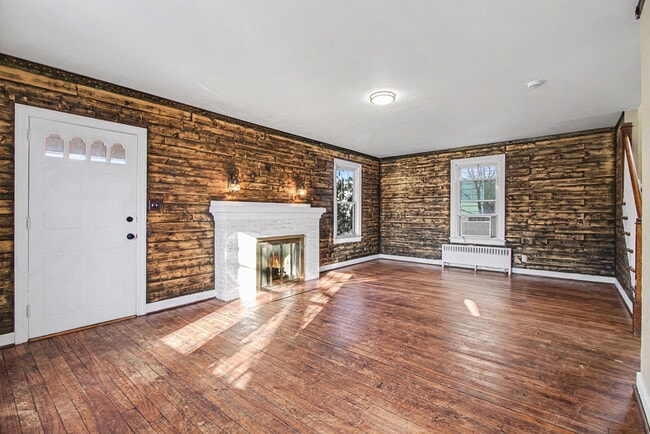 Building Photo - 41 S 27th St