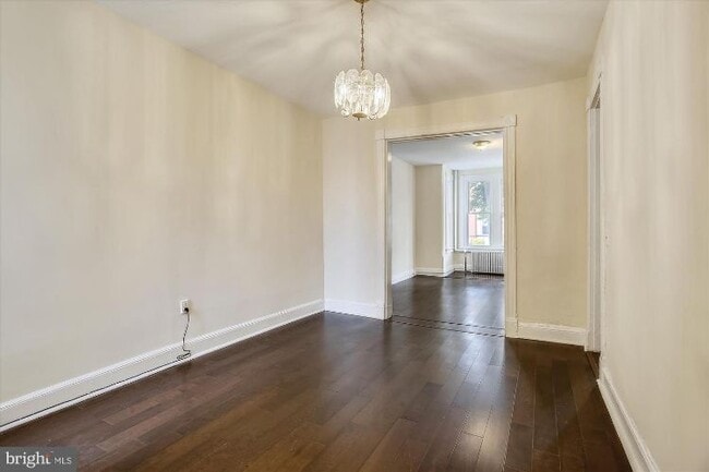 Building Photo - 825 11th St NE