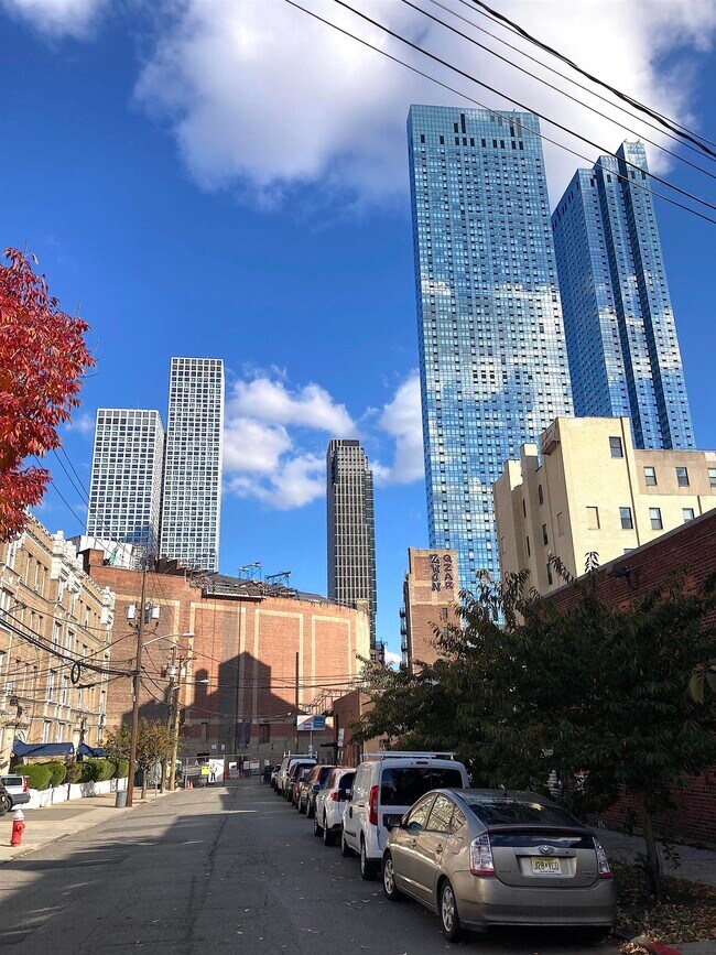 Building Photo - 284 MAGNOLIA Ave