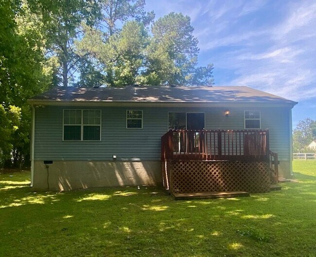 Building Photo - 133 Howard Dr