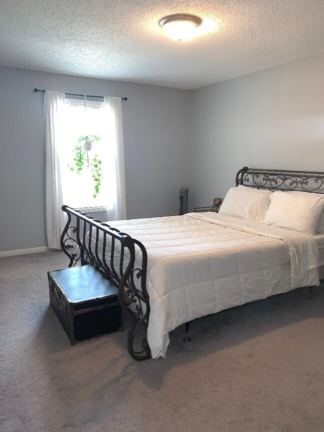 Building Photo - 133 Sea Pines Dr