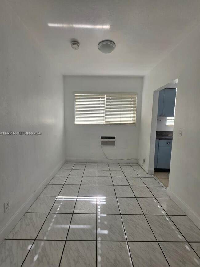 Building Photo - 7155 Rue Notre Dame