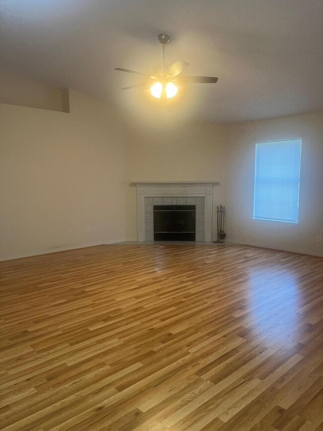 Building Photo - 2309 Orion Lake Dr